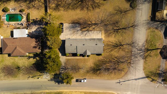 135 Dana Dr, Hendersonville, TN 37075