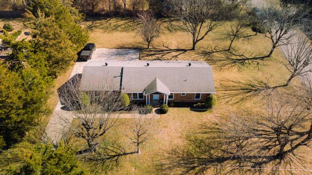 135 Dana Dr, Hendersonville, TN 37075