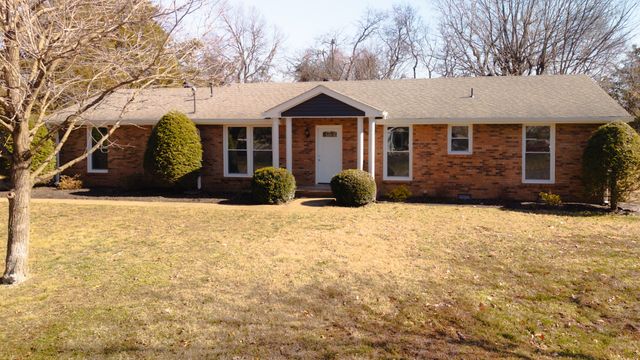 135 Dana Dr, Hendersonville, TN 37075