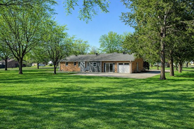 135 Dana Dr, Hendersonville, TN 37075