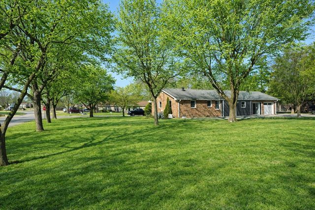 135 Dana Dr, Hendersonville, TN 37075