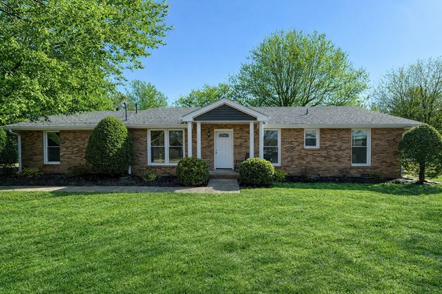 135 Dana Dr, Hendersonville, TN 37075