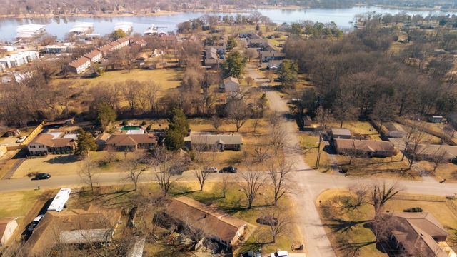 135 Dana Dr, Hendersonville, TN 37075