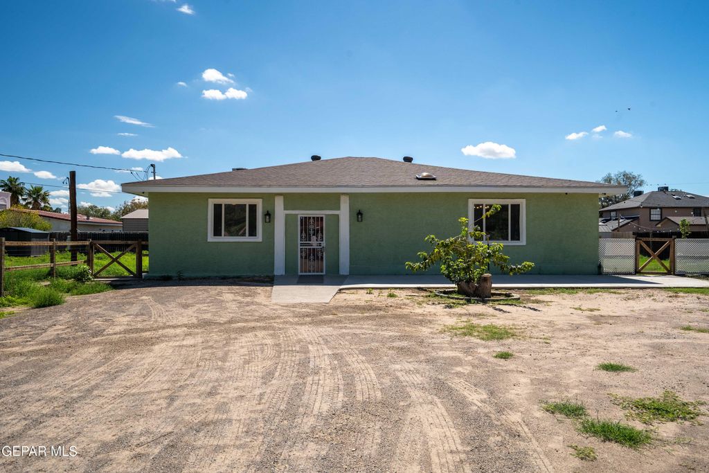 640 McAdoo Drive, Socorro, TX 79927