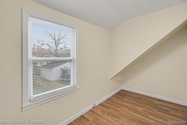 25973 Southwestern Highway, Redford, MI 48239