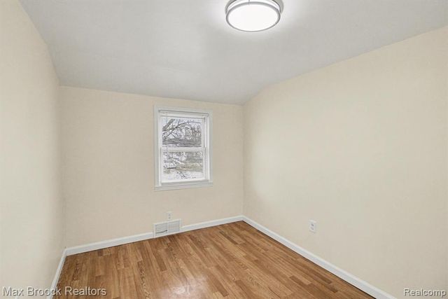 25973 Southwestern Highway, Redford, MI 48239