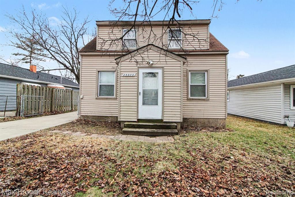 25973 Southwestern Highway, Redford, MI 48239