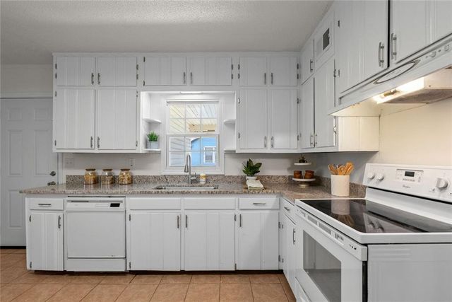 112 Sutherland Drive, Chickasaw, AL 36611