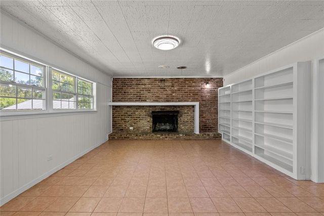 112 Sutherland Drive, Chickasaw, AL 36611