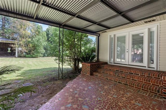 112 Sutherland Drive, Chickasaw, AL 36611