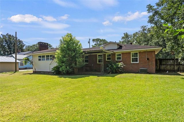 112 Sutherland Drive, Chickasaw, AL 36611