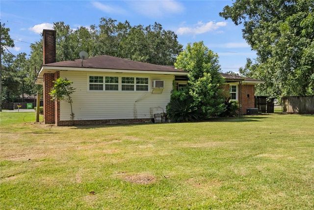 112 Sutherland Drive, Chickasaw, AL 36611