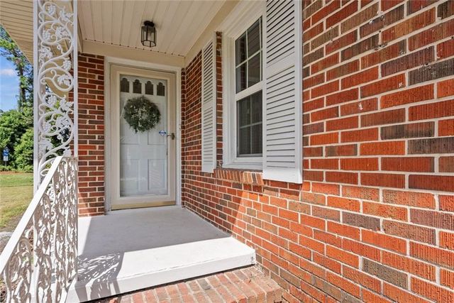 112 Sutherland Drive, Chickasaw, AL 36611