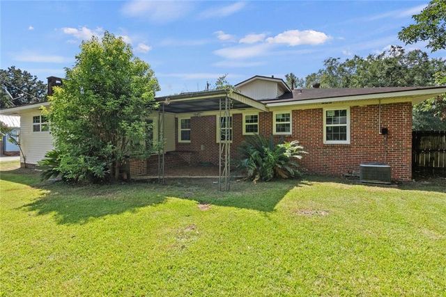 112 Sutherland Drive, Chickasaw, AL 36611