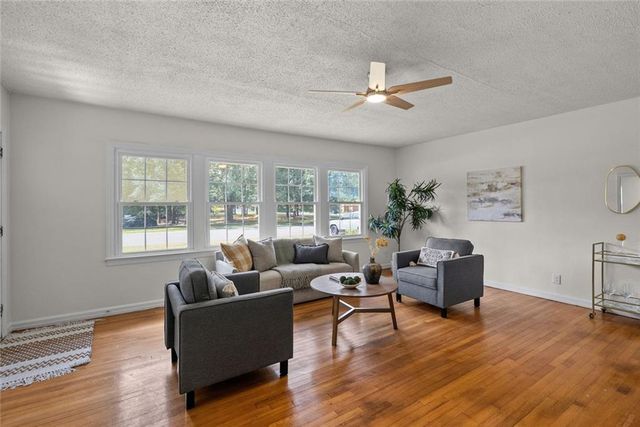 112 Sutherland Drive, Chickasaw, AL 36611