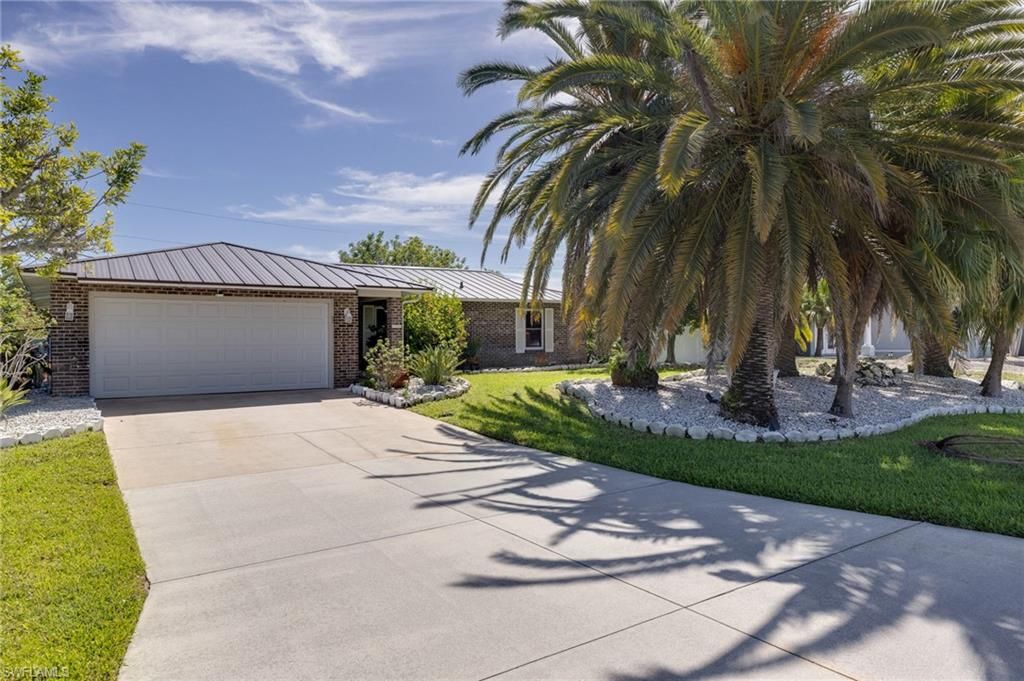 Image 1 of property listing at 617 SW 9TH AVE, Cape Coral, FL 33991