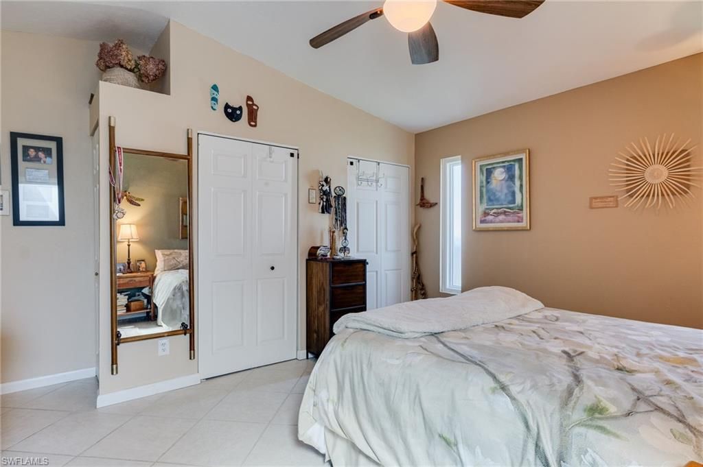 Image 16 of property listing at 617 SW 9TH AVE, Cape Coral, FL 33991