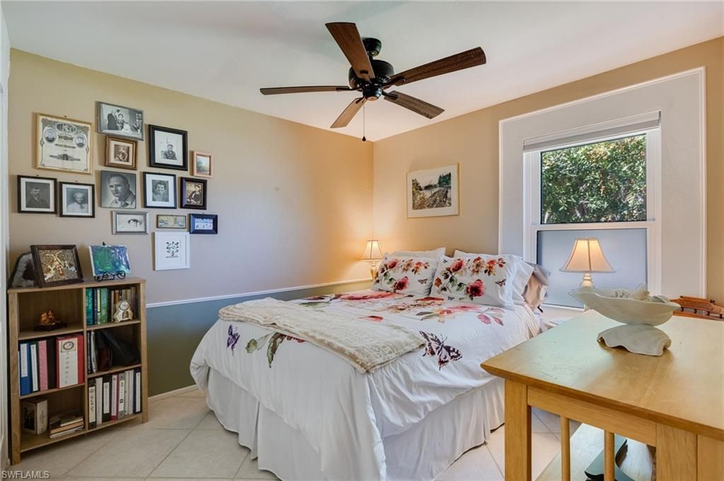 Image 19 of property listing at 617 SW 9TH AVE, Cape Coral, FL 33991