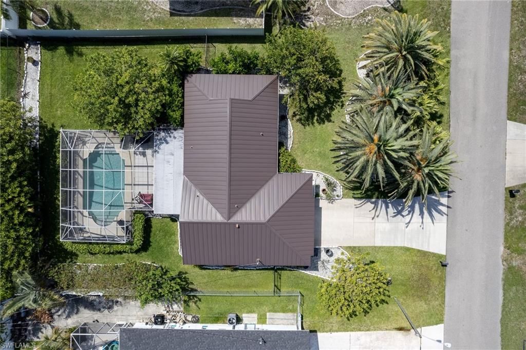 Image 21 of property listing at 617 SW 9TH AVE, Cape Coral, FL 33991