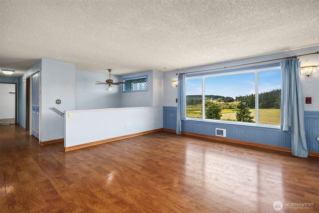 2861 Heller Road, Oak Harbor, WA 98277