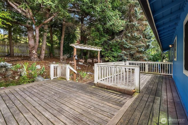 2861 Heller Road, Oak Harbor, WA 98277