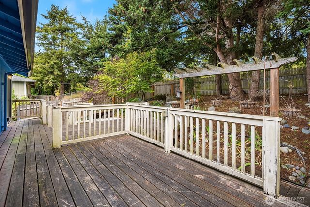 2861 Heller Road, Oak Harbor, WA 98277
