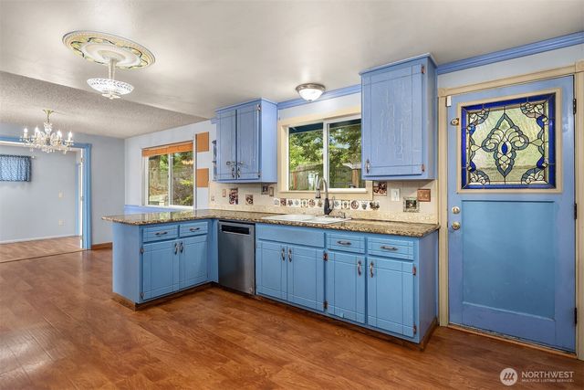 2861 Heller Road, Oak Harbor, WA 98277