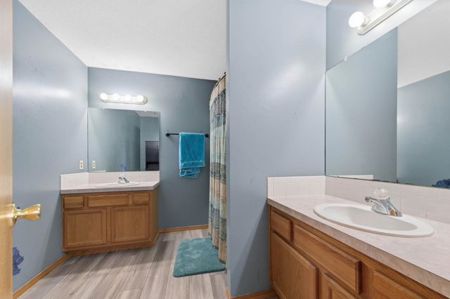 2726 N Rutgers St, Wichita, KS 67205