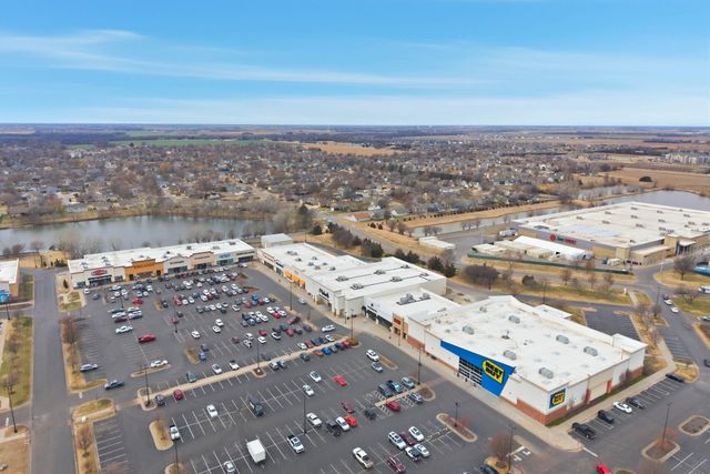 2726 N Rutgers St, Wichita, KS 67205