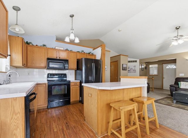 2726 N Rutgers St, Wichita, KS 67205