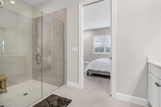 9032 Saint Lucia DR, Naples, FL 34114