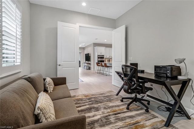 9032 Saint Lucia DR, Naples, FL 34114