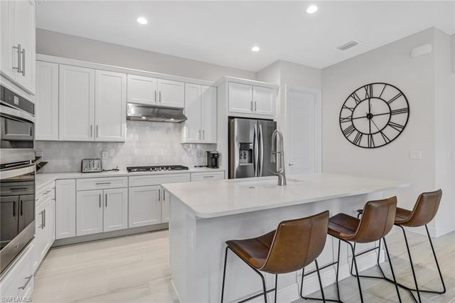 9032 Saint Lucia DR, Naples, FL 34114