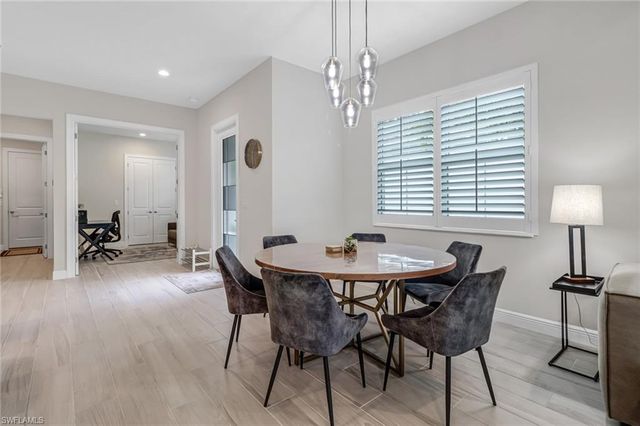 9032 Saint Lucia DR, Naples, FL 34114