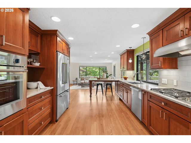 4200 Sw 53RD Ave, Portland, OR 97221