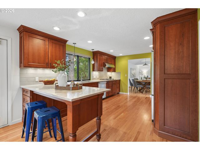 4200 Sw 53RD Ave, Portland, OR 97221