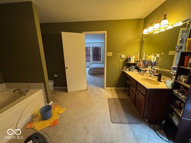 9317 W Quarter Moon Drive, Pendleton, IN 46064