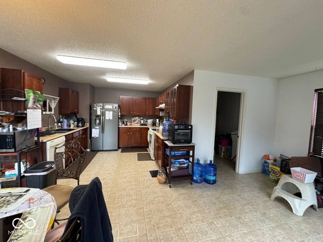 9317 W Quarter Moon Drive, Pendleton, IN 46064