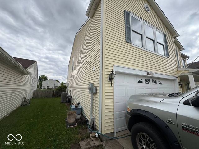 9317 W Quarter Moon Drive, Pendleton, IN 46064