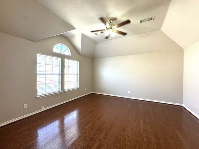 5287 W Cove Way, Grand Prairie, TX 75052