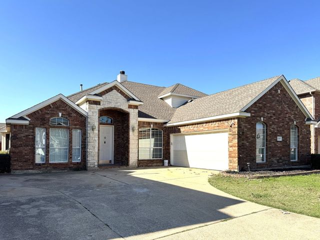 5287 W Cove Way, Grand Prairie, TX 75052