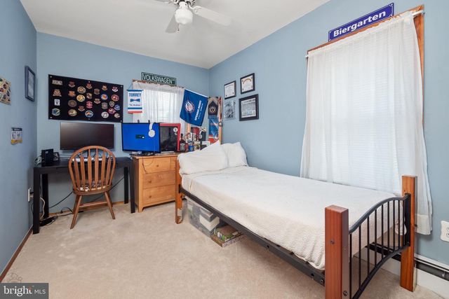 1124 FURNACE ST, Hellertown, PA 18055