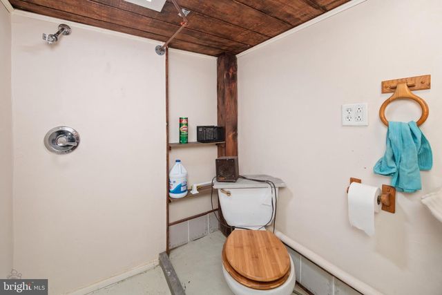 1124 FURNACE ST, Hellertown, PA 18055