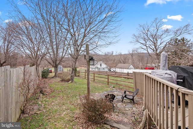 1124 FURNACE ST, Hellertown, PA 18055