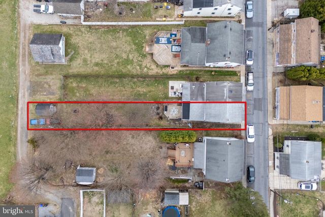 1124 FURNACE ST, Hellertown, PA 18055