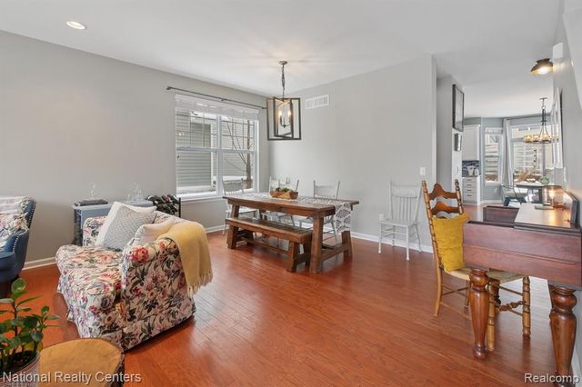 27316 Victoria Road, Novi, MI 48374