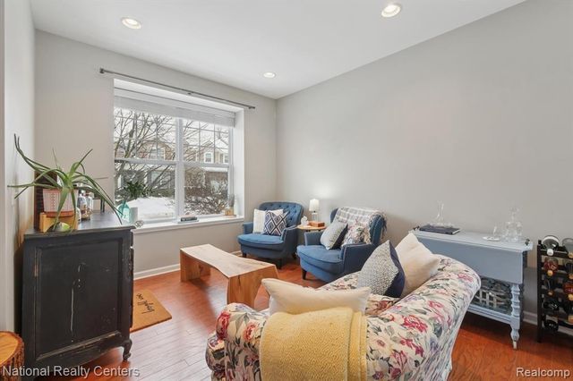 27316 Victoria Road, Novi, MI 48374