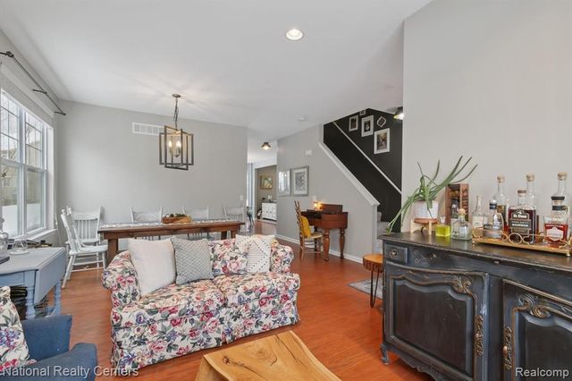 27316 Victoria Road, Novi, MI 48374