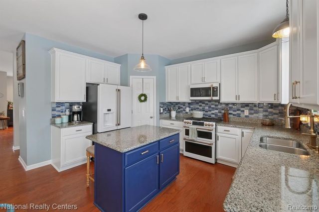 27316 Victoria Road, Novi, MI 48374