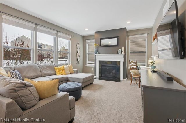 27316 Victoria Road, Novi, MI 48374